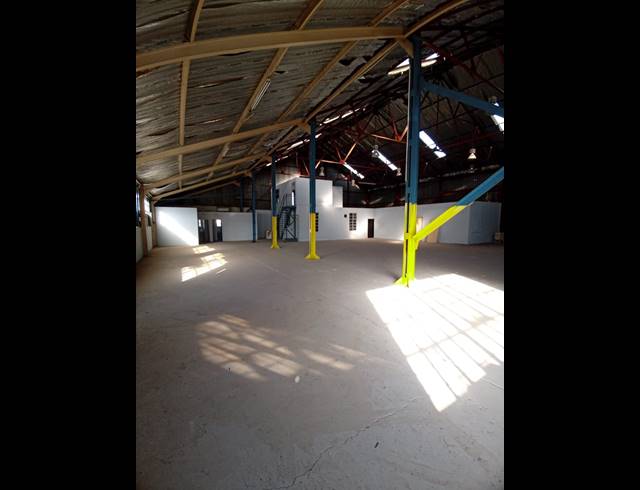 Warehouse property to rent in ANDERBOLT